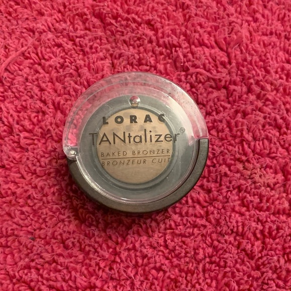 Lorac Bronzer - Picture 1 of 4